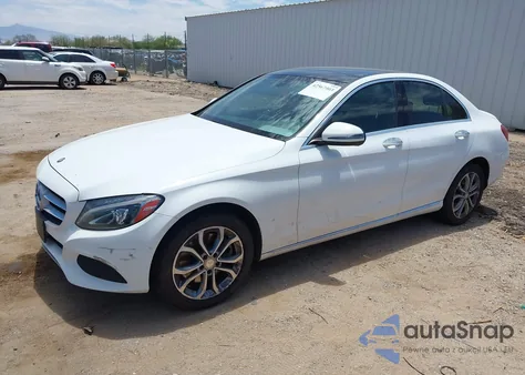 2016 Mercedes-Benz C 300 4Matic/Luxury 4Matic/Sport 4Matic из США, поврежденный, VIN 55SWF4KB7GU100119